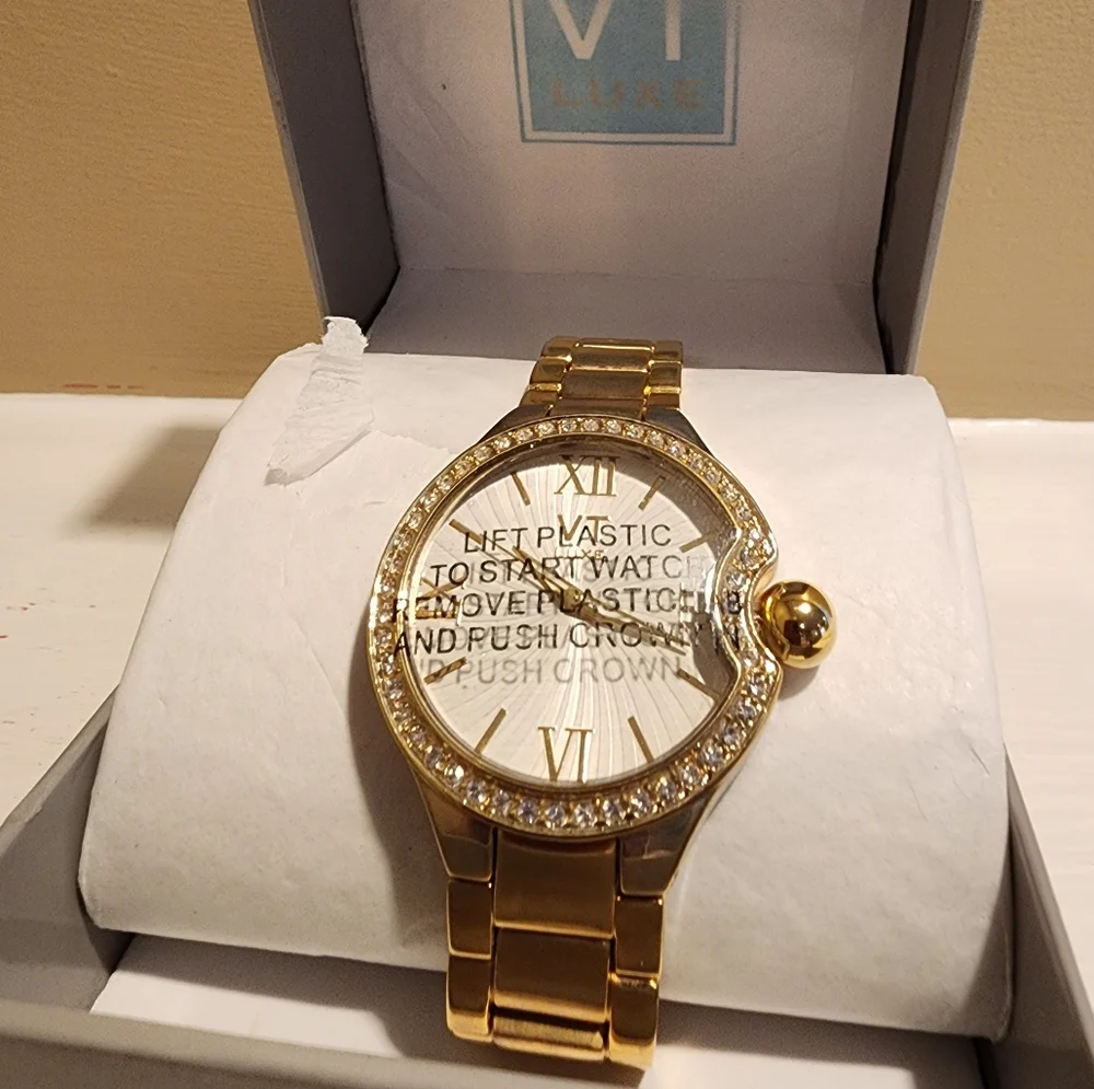 VT Luxe Watch - Picture 1 of 6